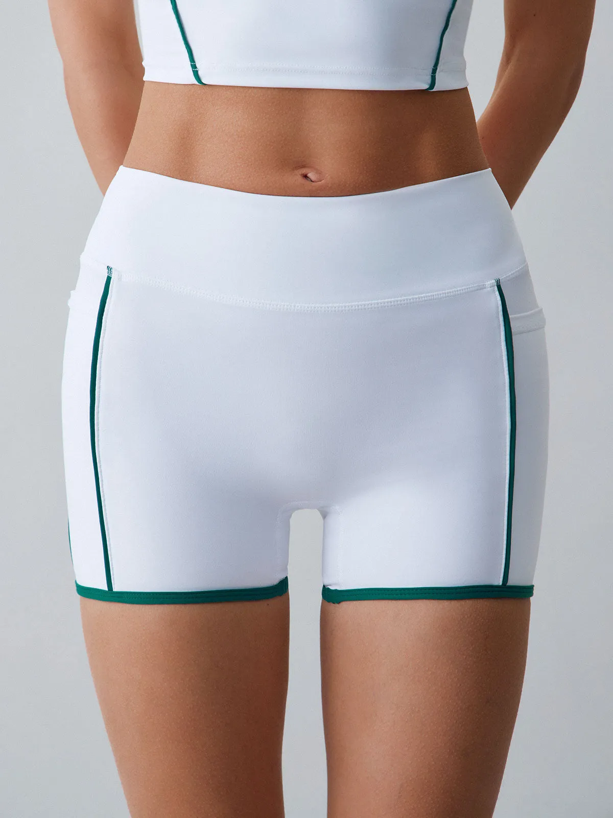 Contrast Line Pockets Shorts 5”