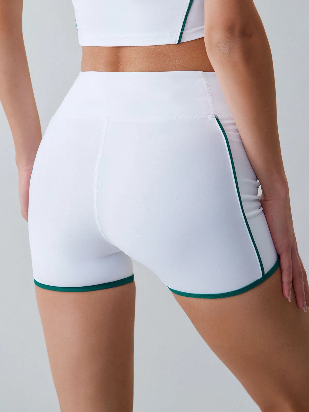 Contrast Line Pockets Shorts 5”